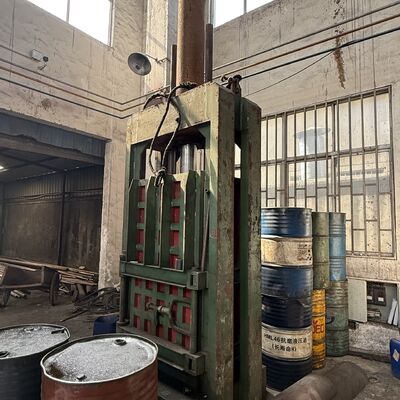 High-Density 100Ton Vertical Cardboard Baler 350–500kg Bale Weight With Low Energy Consumption