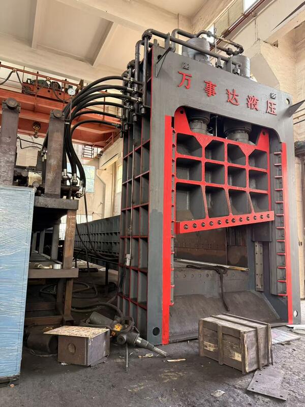 Practical 630ton Heavy Scrap Cutting Machine 45KW*5 For Daily Recycling Operations