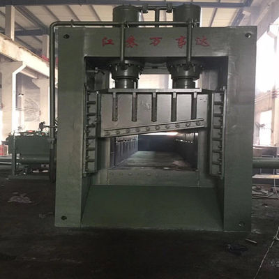 Sistema de refrigeração de ar de cisalhamento de portão hidráulico industrial de 8000kN com lâmina de 2000 mm para corte de sucata pesada